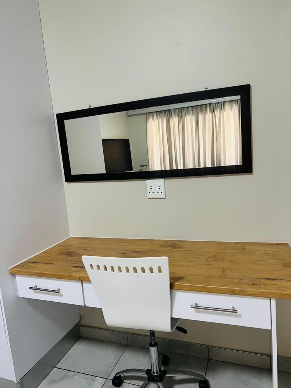 Stern Self Catering Apartments 빈트후크 외부 사진