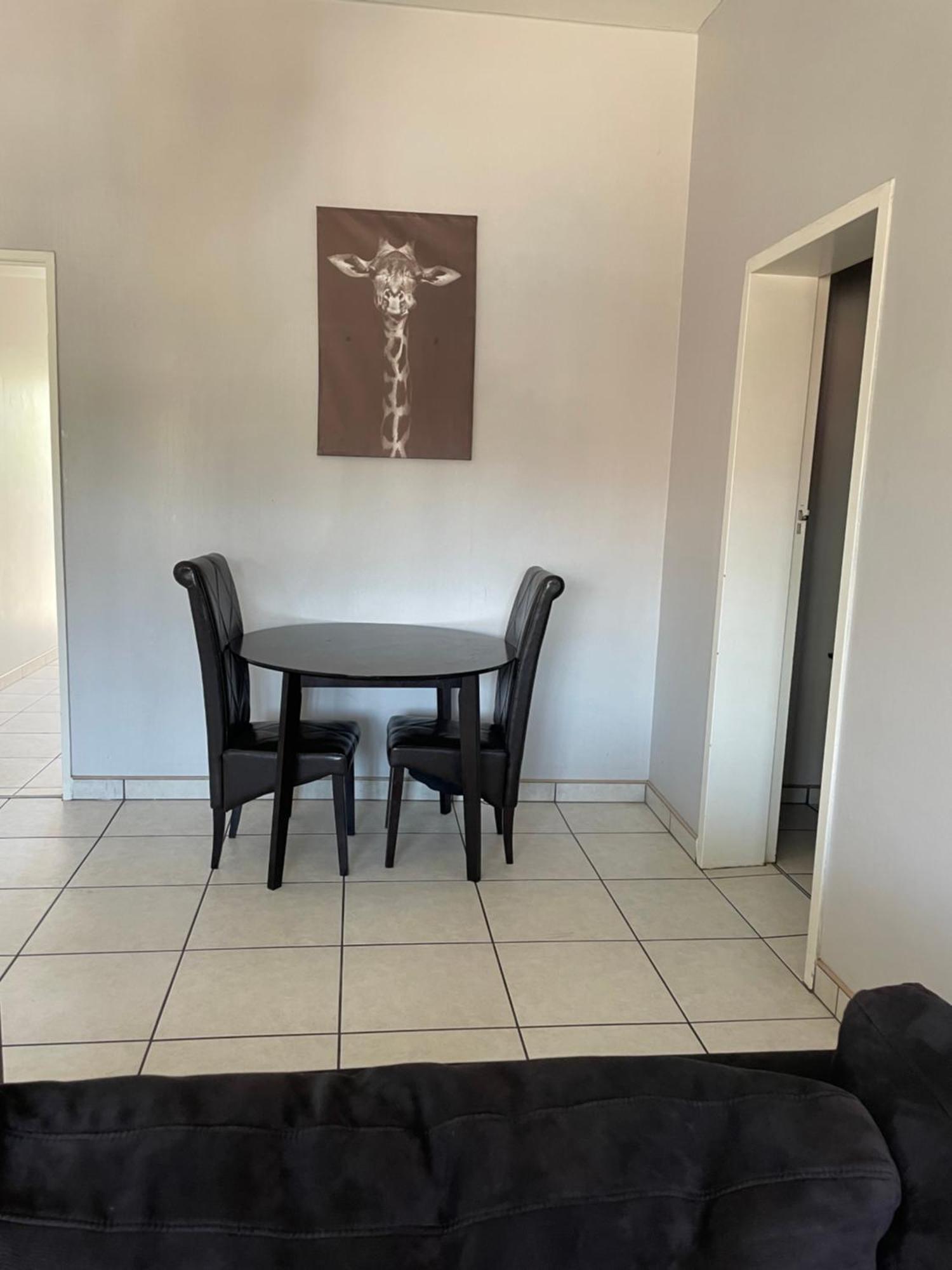 Stern Self Catering Apartments 빈트후크 외부 사진